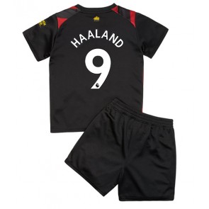 Manchester City Erling Haaland #9 Bortedraktsett Barn 2022-23 Kortermet (+ Korte bukser)